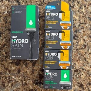 Schick Hydro Skin Comfort Razor with Black Handle